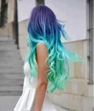 Em vários tons de azul, esse cabelo é um dos mais apreciados (Foto: Reprodução)